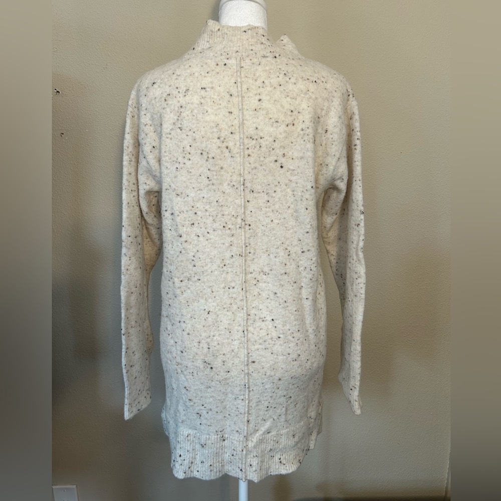 Retrology Women’s Cream Sweater, Size M (A2) - Picture 3 of 5